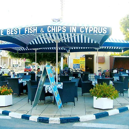 Spacious In With Shared Pool Apartment Mandria (Paphos)