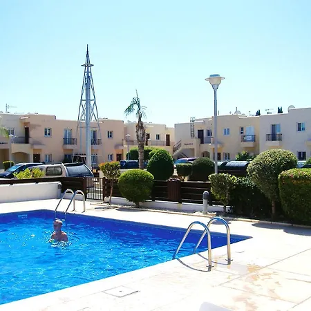 Spacious In With Shared Pool